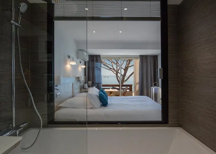 Hotel La Roya Saint-Florent (Corsica)