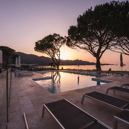 Hotel La Roya 4*