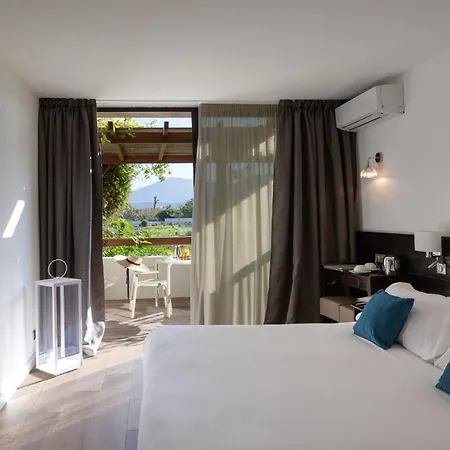 La Roya 4*