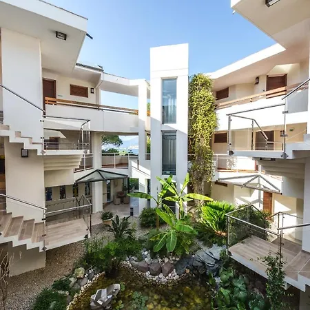 Hotel La Roya Saint-Florent (Corsica)