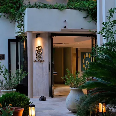 La Roya Hotel 4*