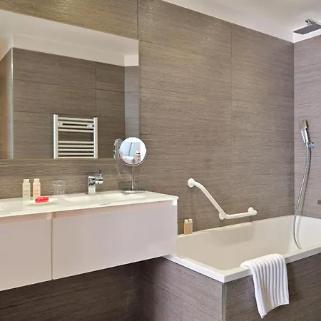 La Roya Hotel 4*