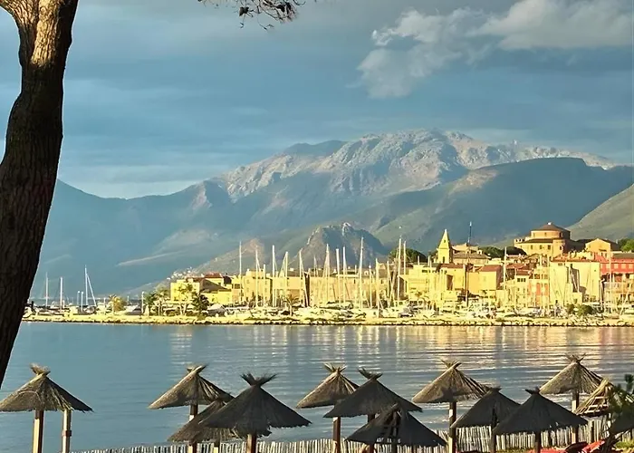 Hotel La Roya Saint-Florent (Corsica)